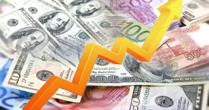 Долар і євро стрімко дорожчають: графік зростання курсів НБУ