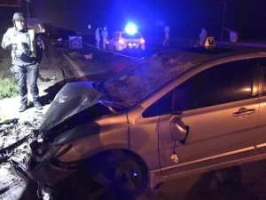 Пошкоджений автомобіль після втечі від поліції та наїзду на військового в Києві
