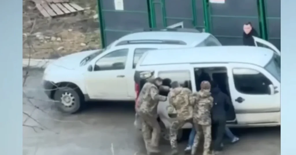 Інцидент з автомобілем ТЦК під час мобілізації у Львові