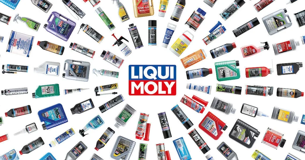 Колаж пляшок і каністр продукції LIQUI MOLY навколо центрального логотипу компанії