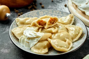 varenyky-z-kvashenoiu-kapustoiu-sekrety-idealnoho-tista-i-nachynky-12d7